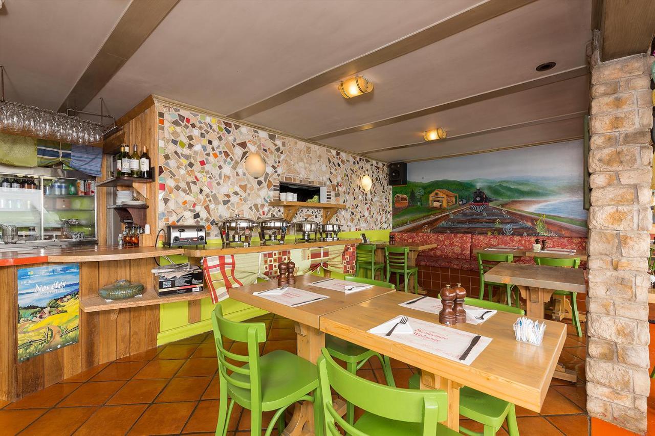 Restaurant Motel De La Plage Сент-Ірені Екстер'єр фото